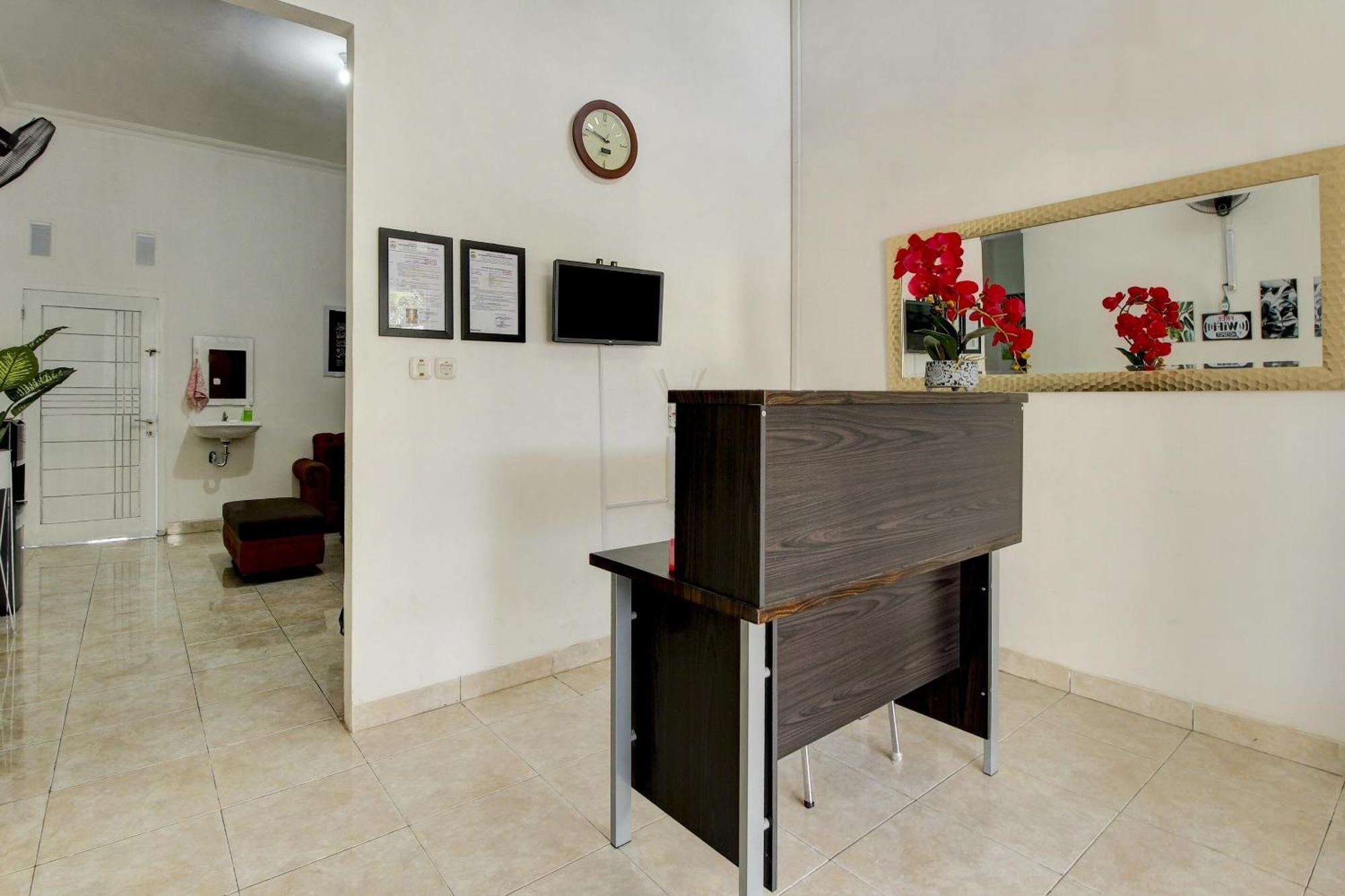 Oyo Life 3415 Penginapan Wimane Palembang Exterior foto