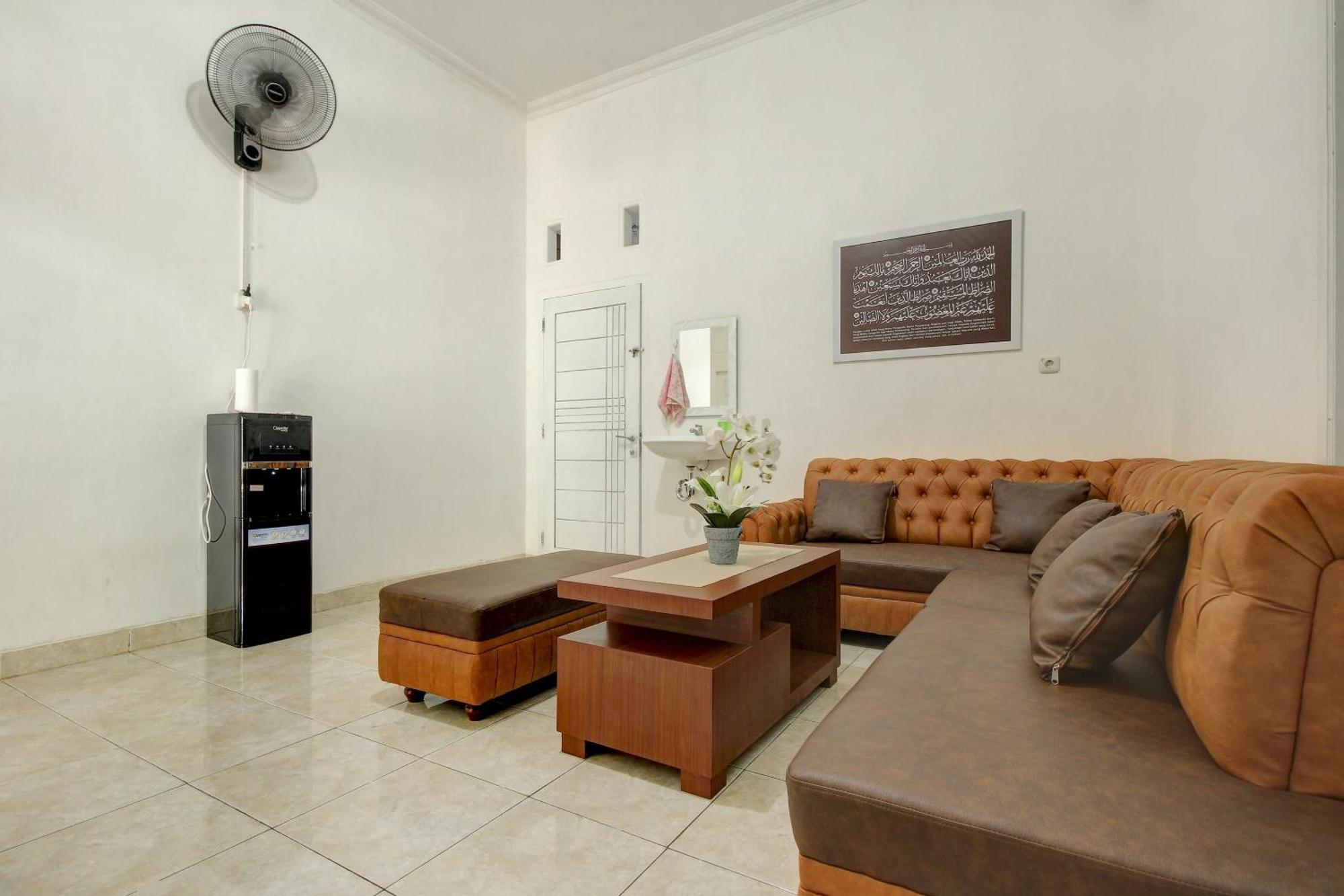 Oyo Life 3415 Penginapan Wimane Palembang Exterior foto